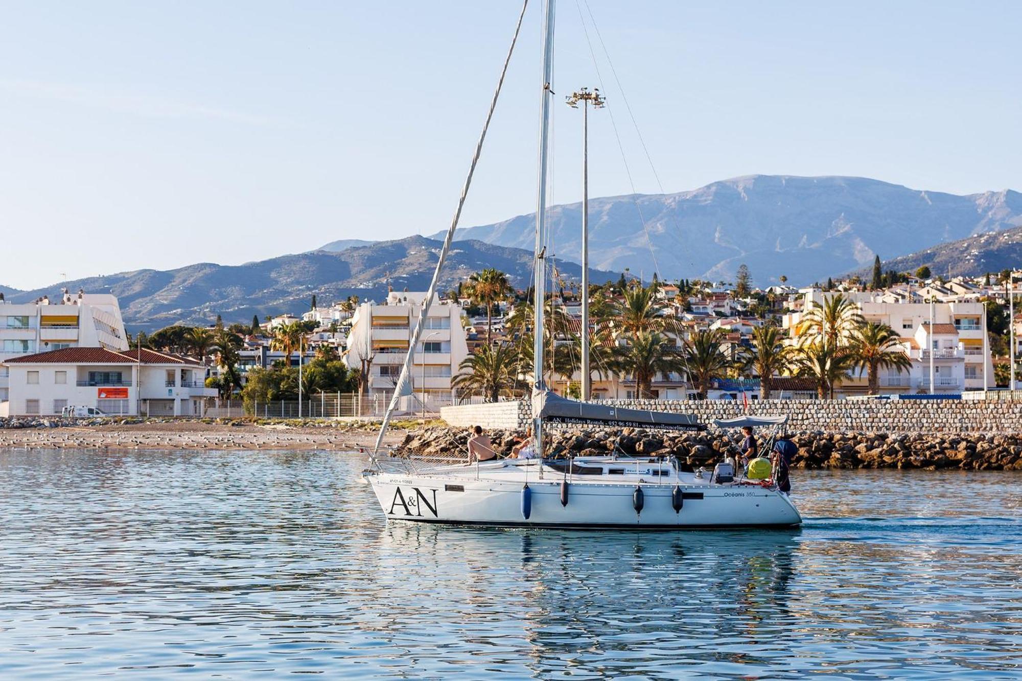 A&N Burriana Beach Nerja Buitenkant foto
