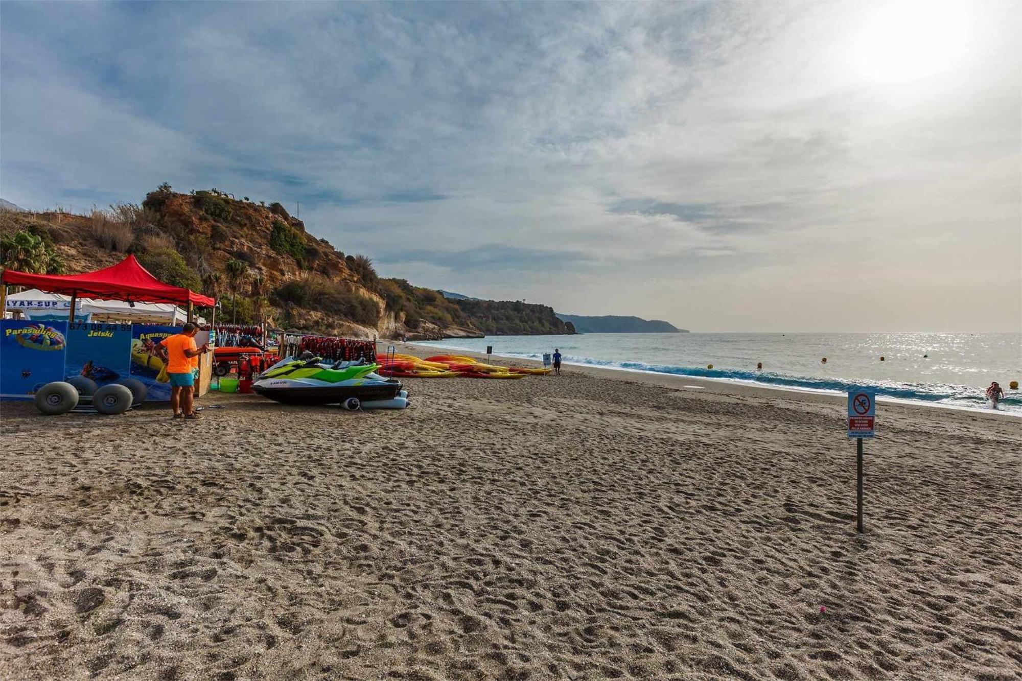 A&N Burriana Beach Nerja Buitenkant foto